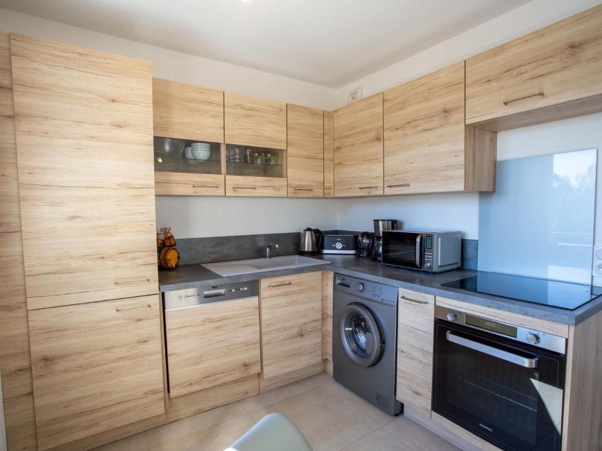 Apartment Le Clos Jardin-1 By Interhome Bormes-les-Mimosas Bagian luar foto