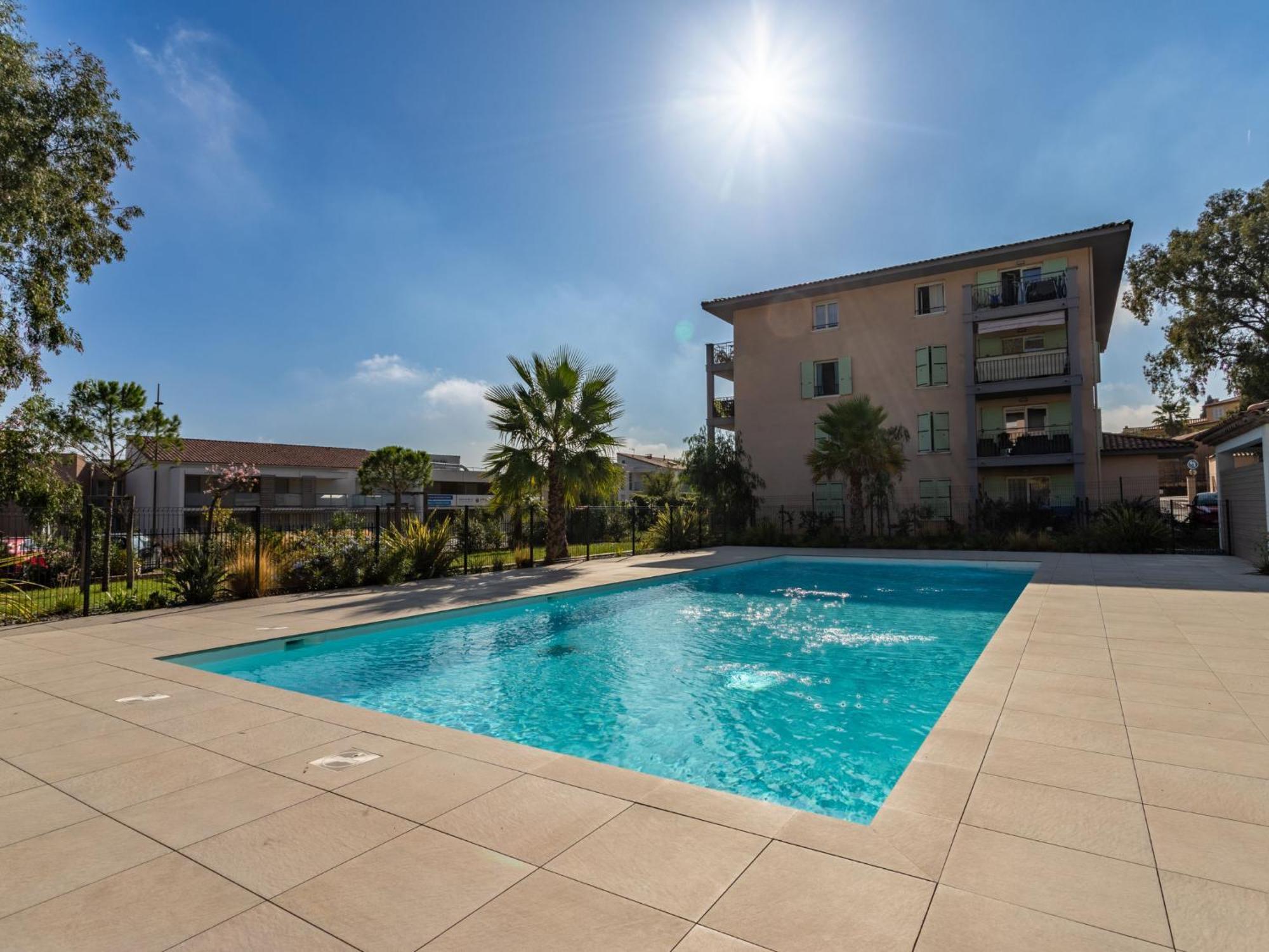 Apartment Le Clos Jardin-1 By Interhome Bormes-les-Mimosas Bagian luar foto